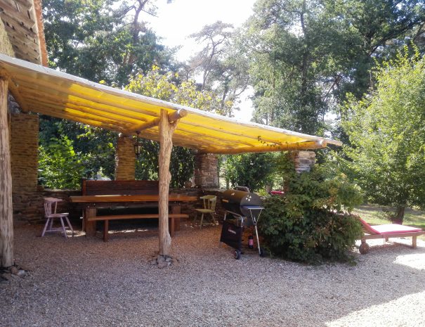 fermedelalisiere-the-gite-alfresco-dining-terrace